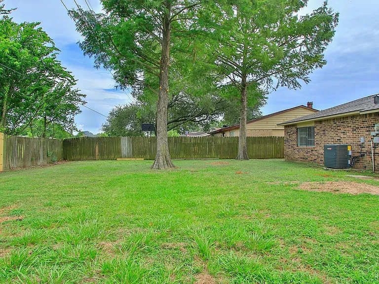 17626 Bullis Gap Dr — Photo 22