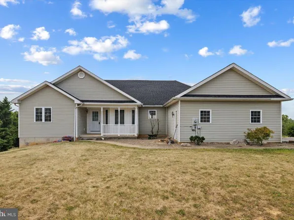 64 Pinnacle Dr, Bunker Hill, WV 25413