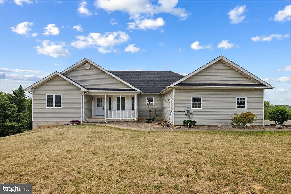 64 Pinnacle Dr photo 1