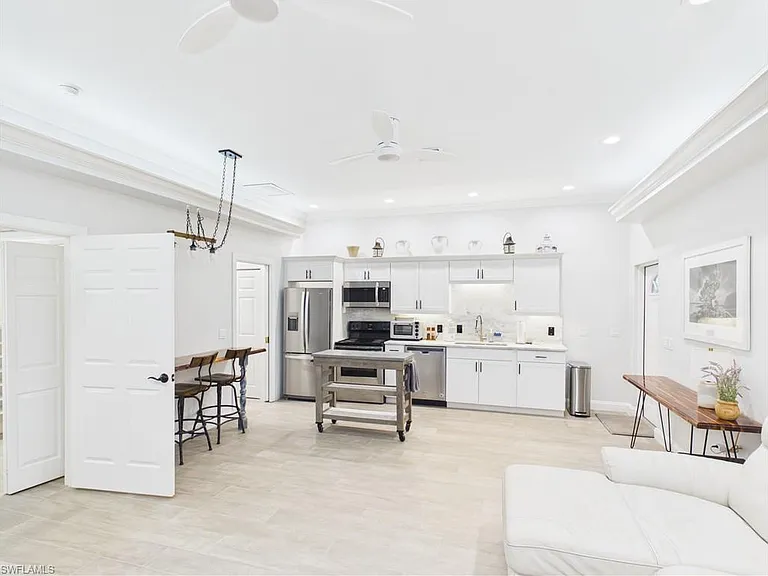 6072 Polly Ave — Photo 9