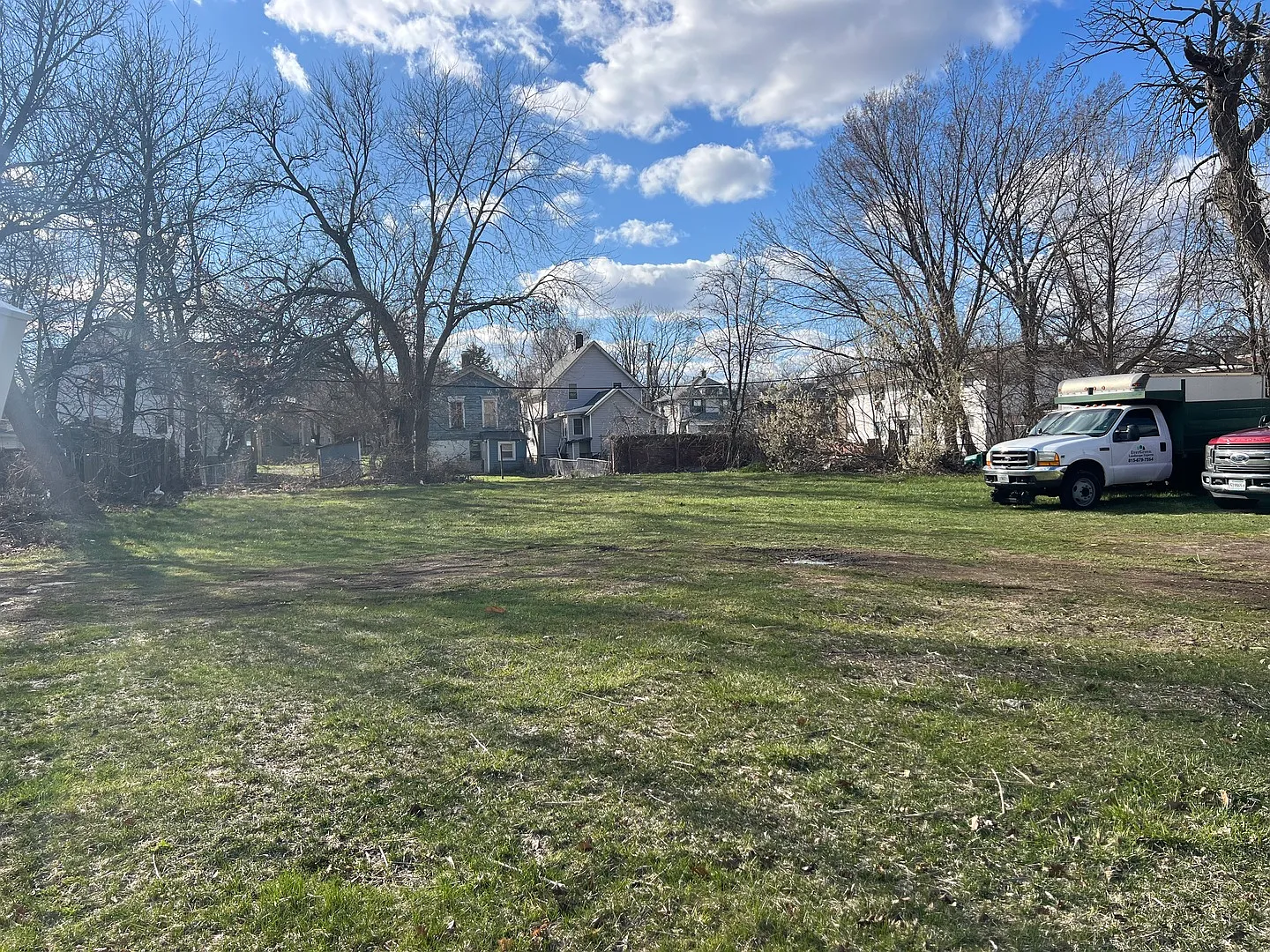311 N Hickory St photo 1