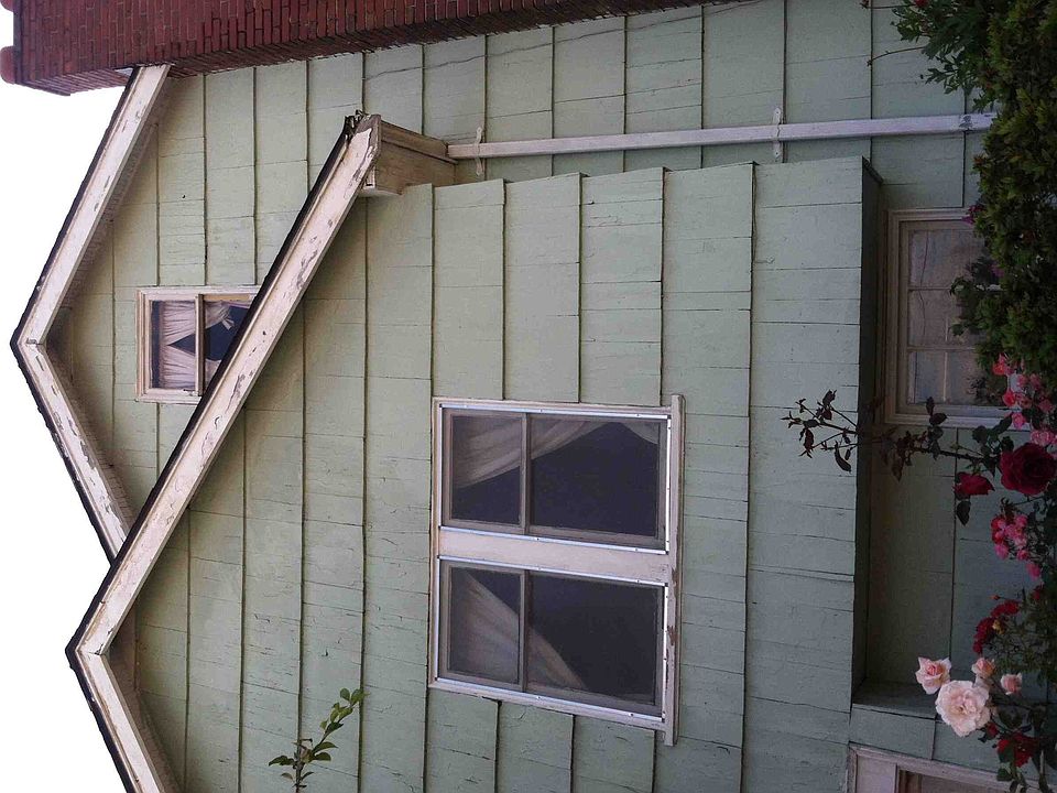 2nd image of 204 NE 82nd St