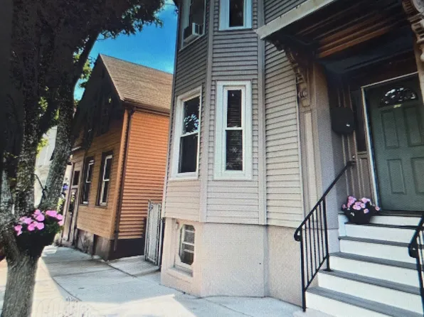 120 Eutaw St APT 3, Boston, MA 02128