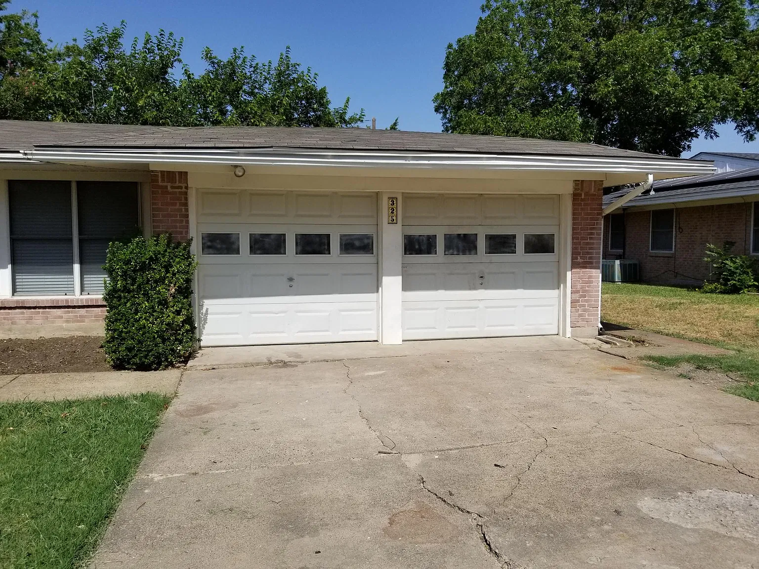 3 bed, 1296 sqft, $2,300 — Photo 4