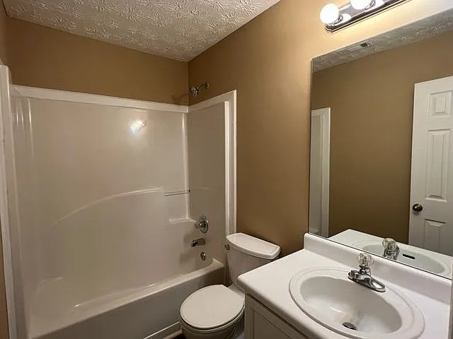 5200 Alexander St — Photo 15