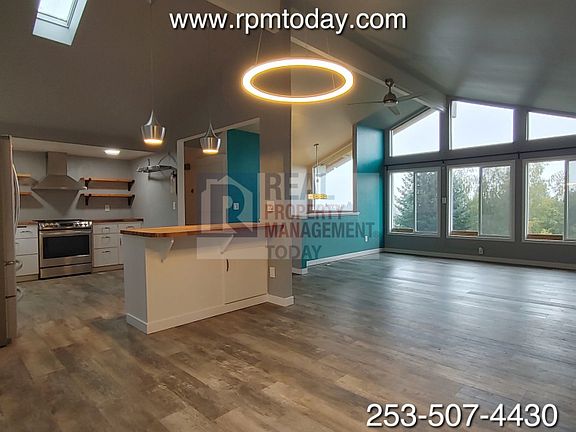 4th image of 6810 47th Ave E