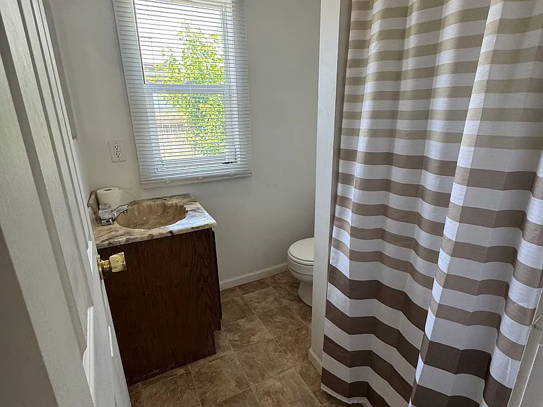2022 Lincolnway E — Photo 6