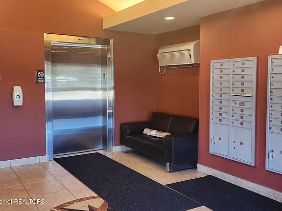 3rd image of 600 Albert Ave APT 418