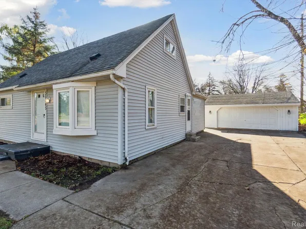 36845 Sibley Rd, New Boston, MI 48164