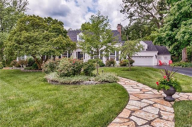 Welcome to 32 Frederick Lane....charm, grace, style