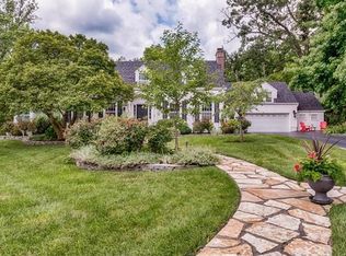 32 Frederick Ln, Saint Louis, MO 63122