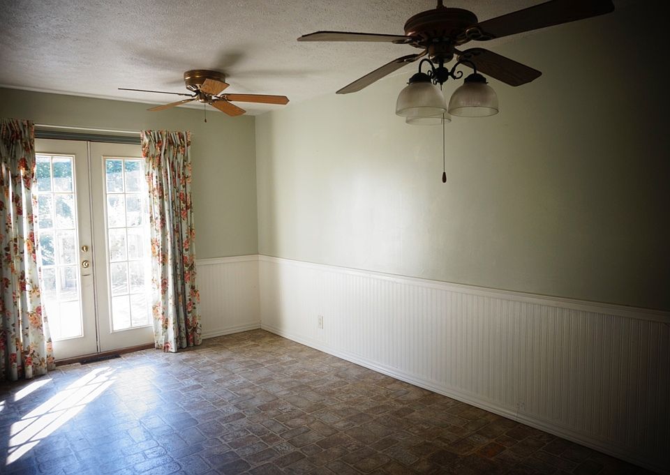 2nd image of 717 E Epler Ave