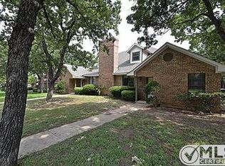 1130 Oakhurst St, Denton, TX 76210