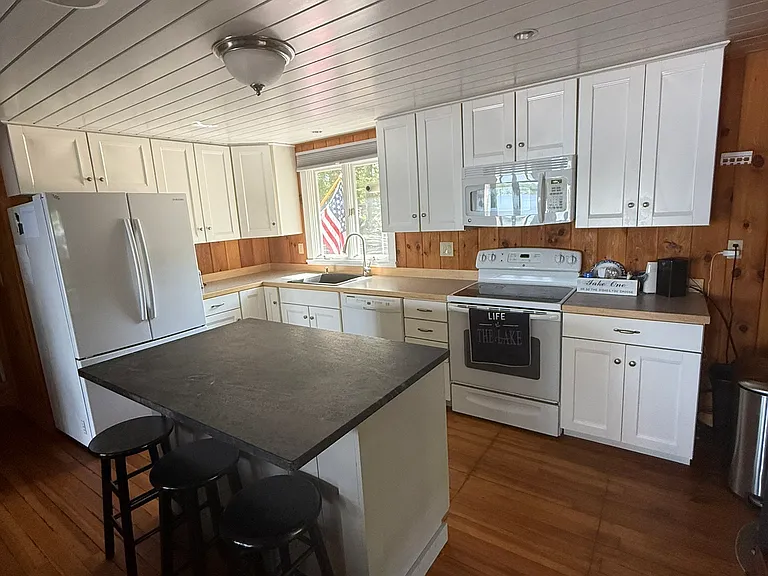 353 Mica Point Rd — Photo 6