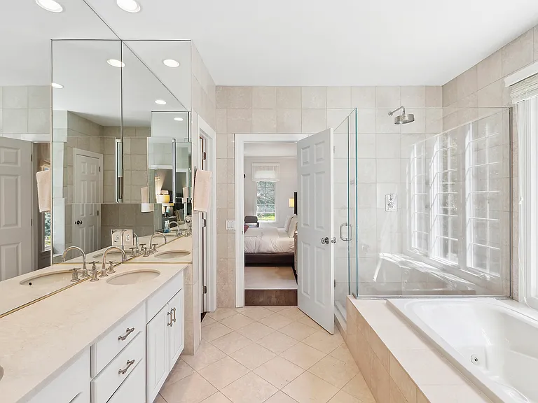 315 Flying Point Rd — Photo 10