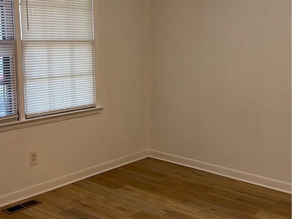 4th image of 2721 Clayton Dr NW #B