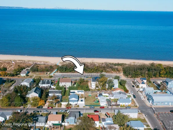 53 Bayside Parkway, North Middletown, NJ 07748