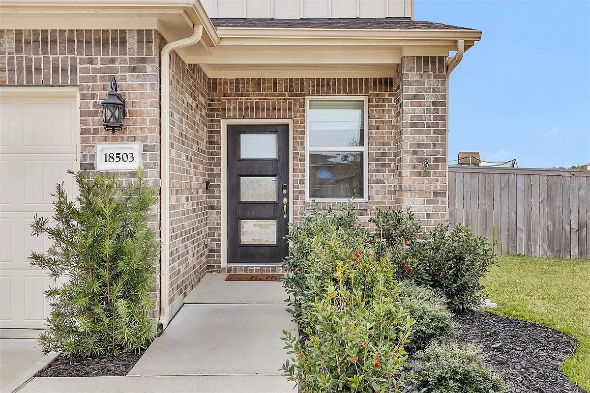 Building Photo - 18503 Sunrise Maple Dr