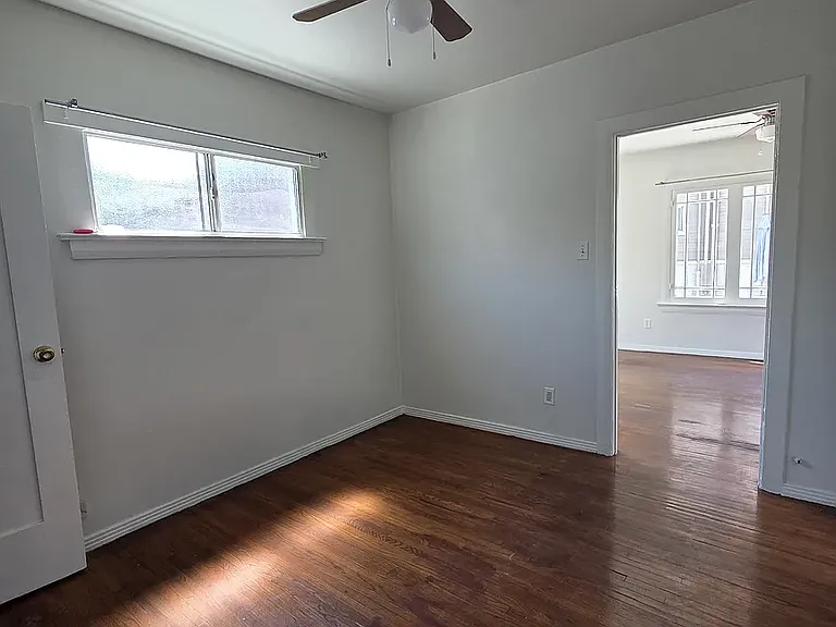 1497 W 27th St #1/2 — Photo 15