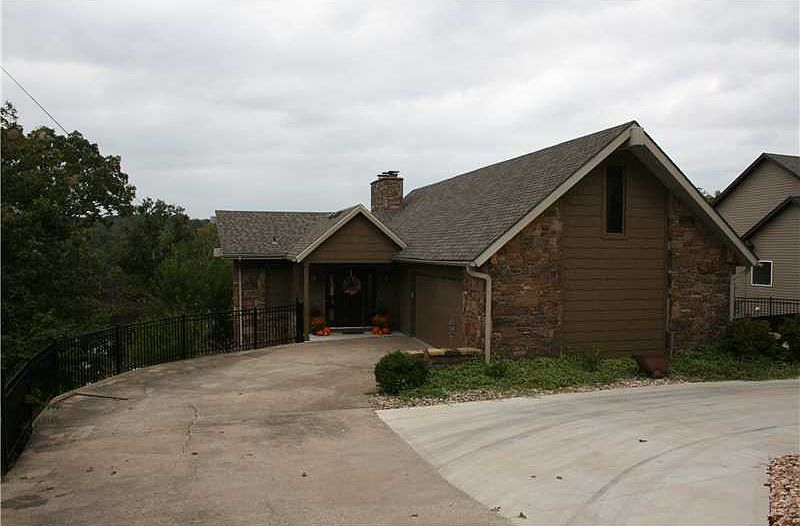 1st image of 16 Daviot Ln