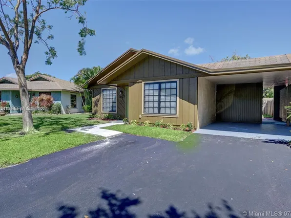 3673 W Valley Green Dr #42, Fort Lauderdale, FL 33328