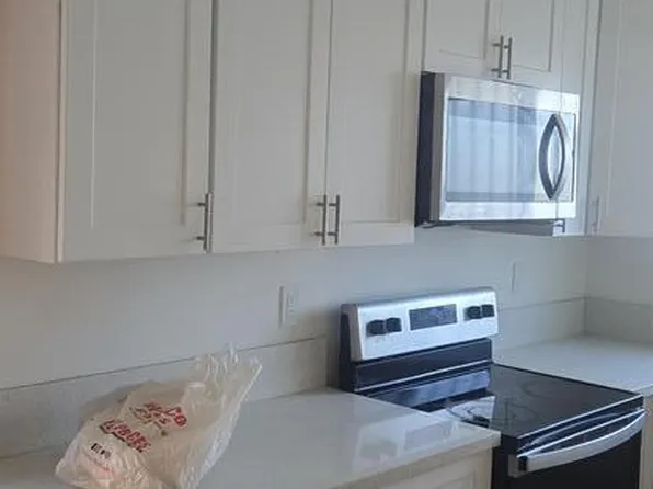 221 E Artesia Blvd #5, Long Beach, CA 90805