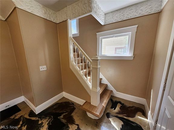 3rd image of 3285 E 137th St