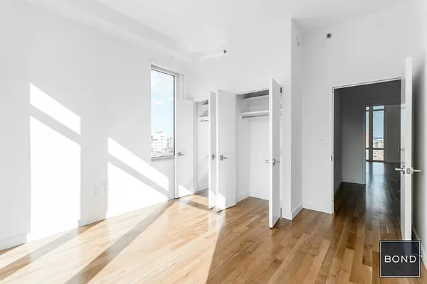 Rented by Bond New York | media 73