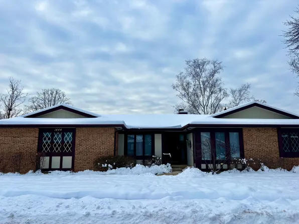 1444 Estate Ln, Glenview, IL 60025