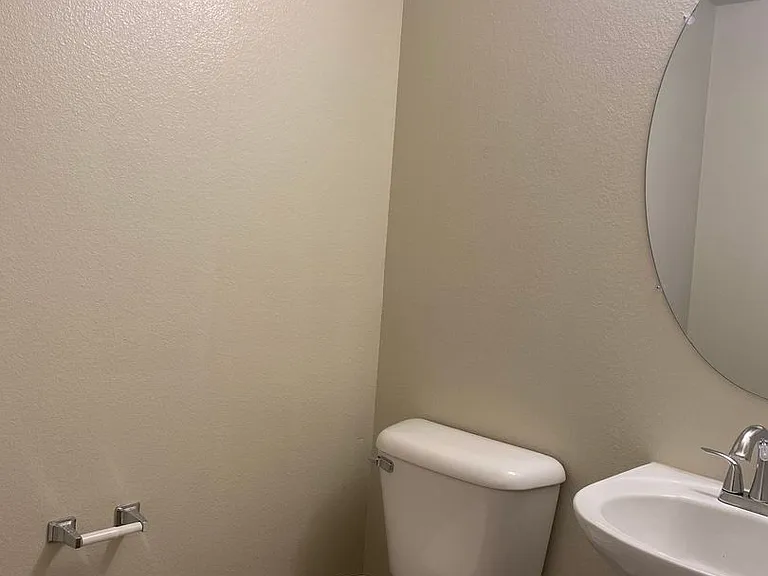 de Tolosa Ranch Apartments — Photo 49