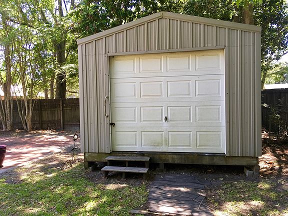 3rd image of 1721 Mary Ann Dr