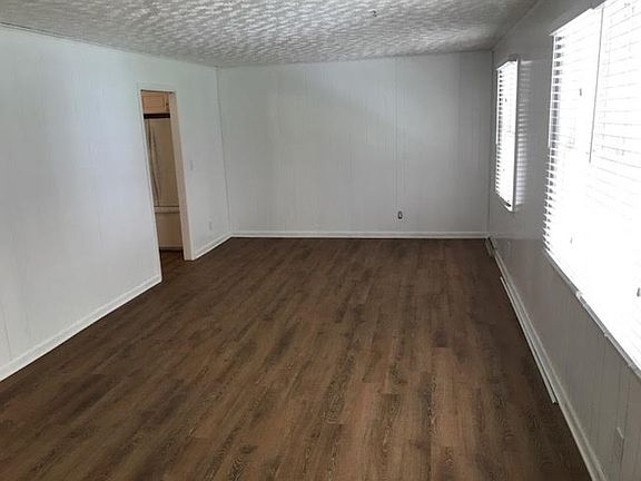 3rd image of 501 Whispering Cir