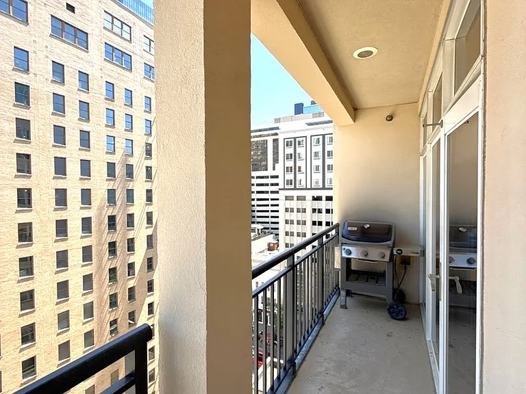 230 Tryon St #1002 — Photo 13
