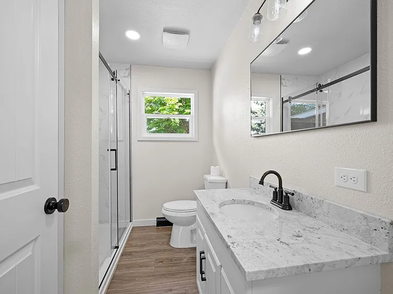 7904 N Crestline St — Photo 16
