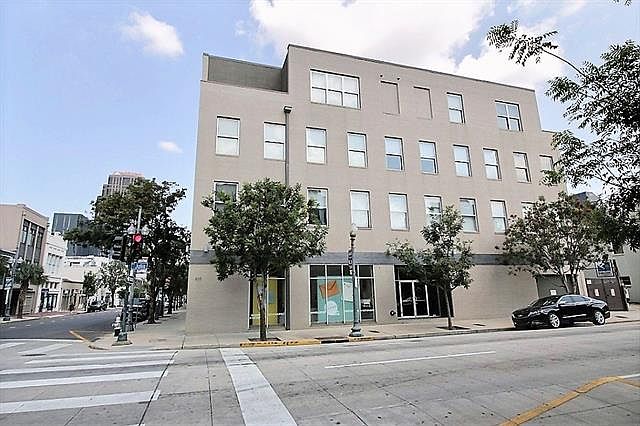 1st image of 835 Julia St