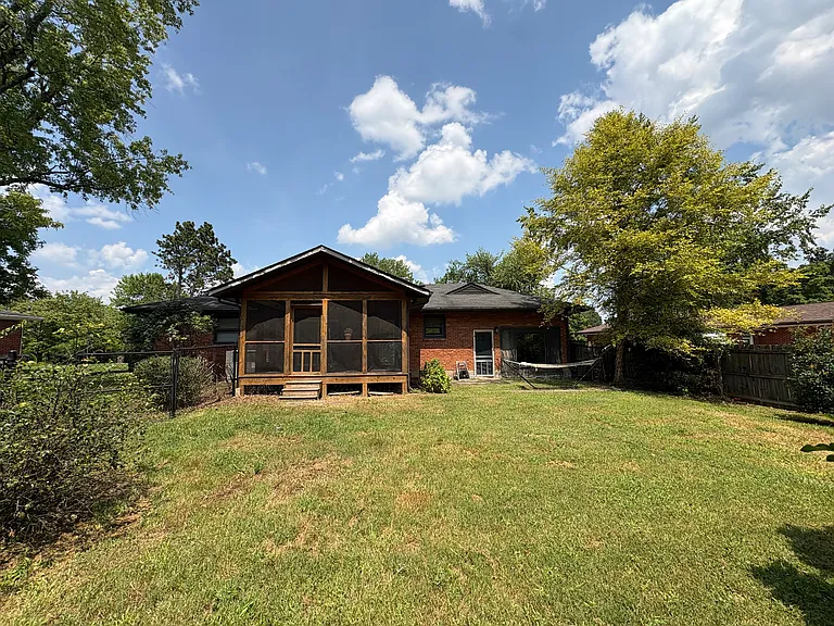 317 Verbena Dr — Photo 23