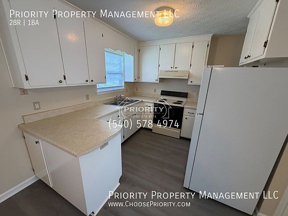 4th image of 146 Suter St