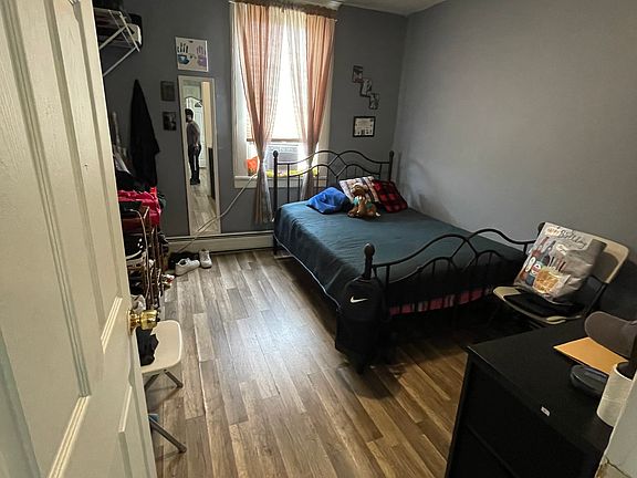 3rd image of 26 Green Ct Floor 2