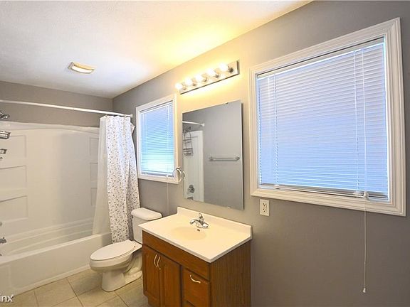 5th image of 2026 N College Ave Unit B