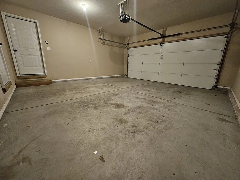 554 Welch St — Photo 21