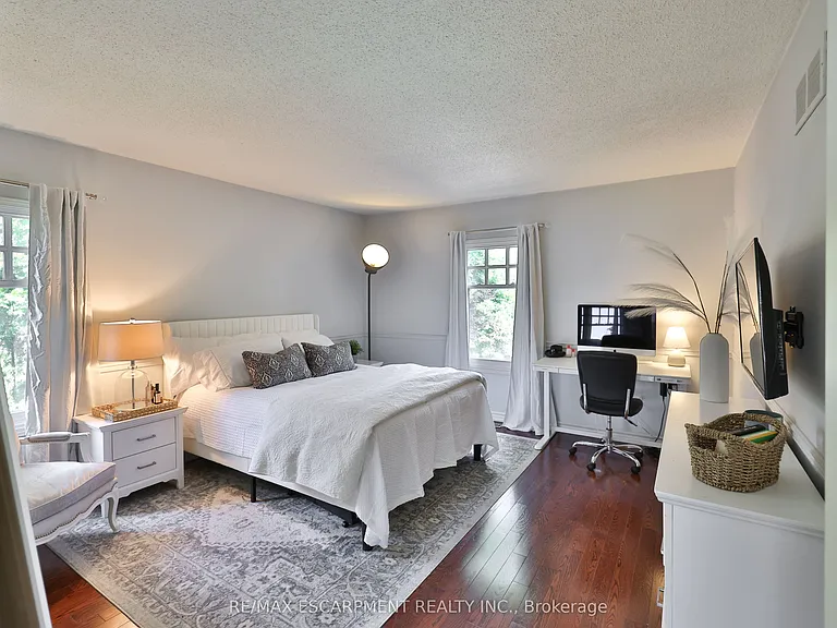 3555 Kingbird Ct — Photo 18