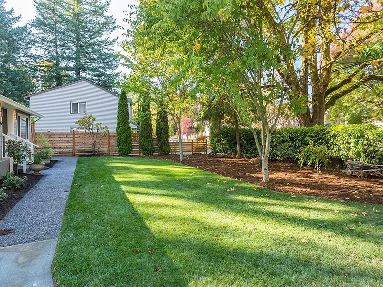 5262 Rosewood St — Photo 35