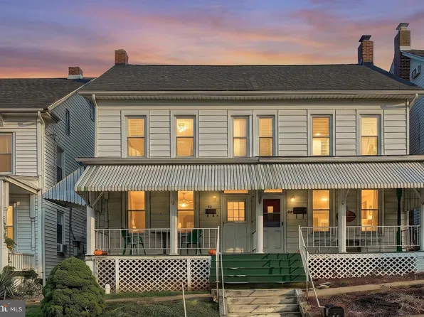 52 E High St, Red Lion, PA 17356