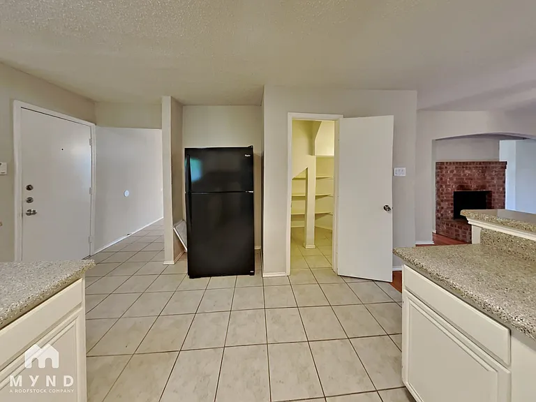 3205 Meadowview Dr — Photo 7