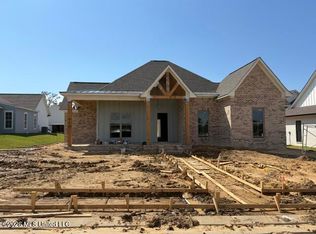 1015 Crepe Myrtle Dr, Brandon, MS 39047