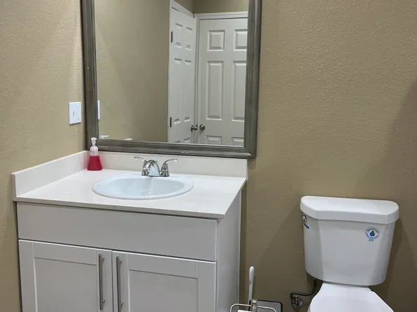 19018 Woodbridge Dr #B, Woodland, CA 95695