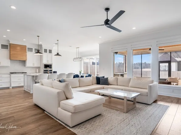 9831 Canebrake Ln, Shreveport, LA 71106