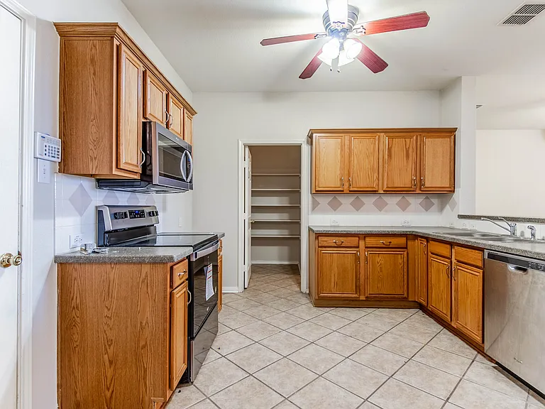 11812 Wispwillow Dr — Photo 7