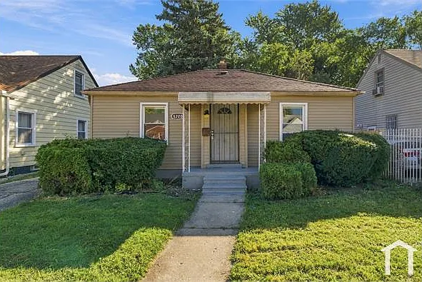2 bed, 725 sqft, $1,200 — Photo 2