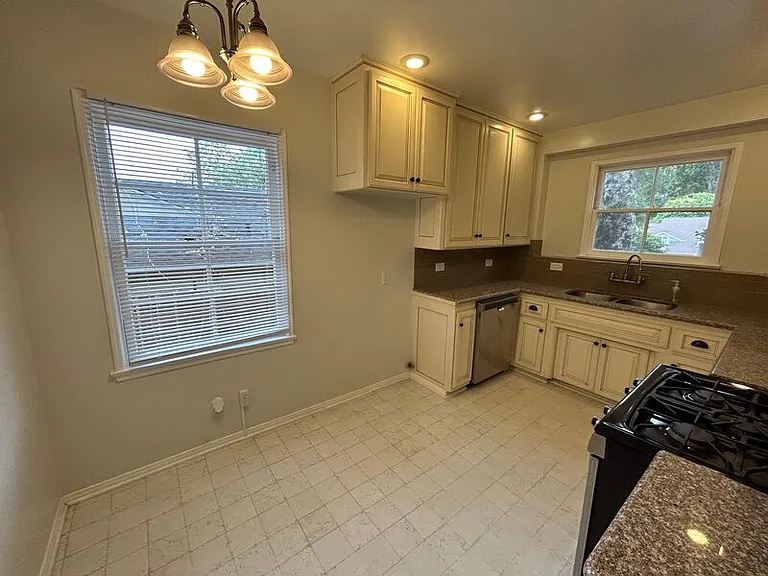 5128 Crown Ave — Photo 5
